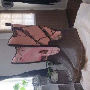 Muck brand rain boots, women's size 8